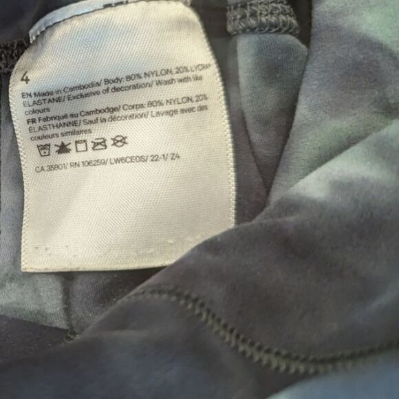 Lululemon Align High Rise Crop 23" in Diamond Dye Sage Olive  4 - Picture 4 of 5